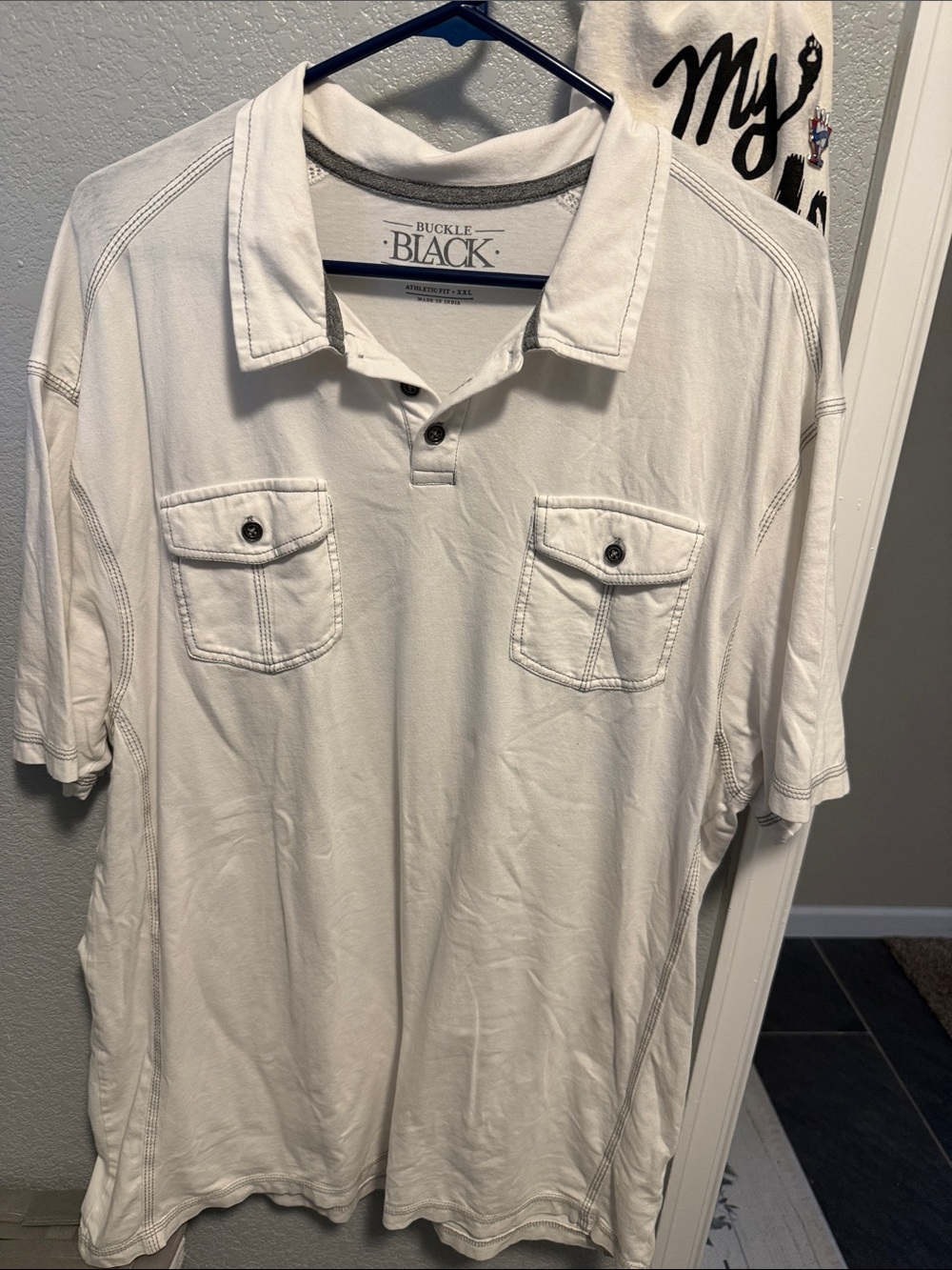 Men’s White Short-Sleeve Buckle Black Polo Shirt